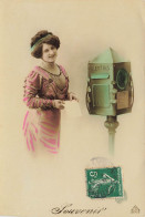 La Poste * Carte Photo * CPA * Femme Postant Une Lettre Dans Une Boite à Lettres * Thème Postes Courrier Facteur - Poste & Postini