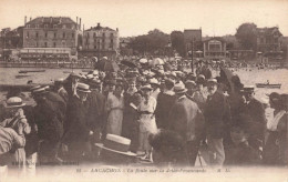 FRANCE - Arcachon - La Foule Sur La Jetée-Promenade  - Animé - Carte Postale Ancienne - Arcachon