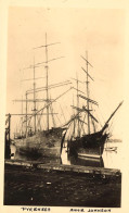 PYRENEES & ANNIE JOHNSON * Carte Photo * Bateau Voilier Goëlette Pyrénées & Annie Johnson * Port 4 Mâts - Sailing Vessels