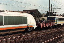 TRANSPORT - Un Train - Eurostar -  Colorisé - Carte Postale - Trains