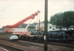 PHOTOGRAPHIE - Une Grue - Casse Automobile - Mathys - Colorisé - Carte Postale - Photographie