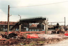 TRANSPORT - Chemin De Fer - Gare Abandonnée - Ruines - Terrain Vague - Colorisé - Carte Postale - Stations - Zonder Treinen