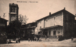 Montélier (Drôme) Place De La Gare, Café-Restaurant Eynard - Cliché Poreaud - Carte Non Circulée - Autres & Non Classés