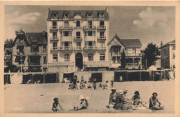 La Baule * La Plage Et ARMORIC Hôtel * Baigneurs - La Baule-Escoublac