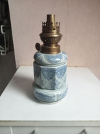 Lampe Ancienne En Ceramique Hauteur 23 Cm - Leuchten & Kronleuchter
