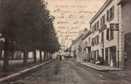 38 , Cpa  LES ABRETS , Place Du Marché   (03510.MS3) - Les Abrets