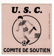 Autocollant Illustré, Joueur De Football  - 7 X 7  " U. S. C. Comité De Soutien" Voir Charolles (71) Orange Fluo - Autres & Non Classés