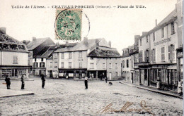 CHATEAU-PORCIEN  -  Place De Ville  -  Animation  -  Nombreux Commerces - Chateau Porcien