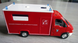 Renault Master Pompier - Solido 1/50 ème - Solido