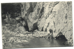 Nismes - L'Adugeoir - Entrée De L'Eau Noire Dans La Montagne - Viroinval