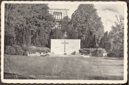 Baarn - Stationsplein - Monument 1940-1945  - Baarn