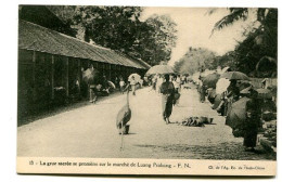 Carte   LAOS :  LUANG PRABANG    Une Grue     A   VOIR   !!! - Laos