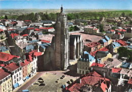 Bressuire * Vue Panoramique Aérienne Sur La Place De L'église - Bressuire