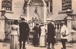 BELGIQUE - Bruxelles - Statue De Manneken Piss - Carte Postale Ancienne - Otros & Sin Clasificación