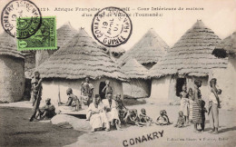 GUINEE FRANCAISE _S23559_ Cour Intérieure De Maison D'un Chef De Village Toumanéa - Afrique Française - Guinée Française