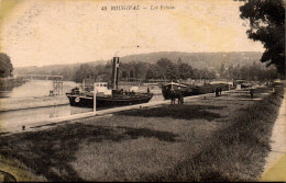 N°114287 -cpa Bougival -remorqueur Et Péniche- - Tugboats