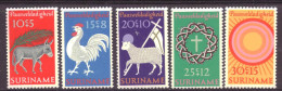 Suriname - Surinam 556 T/m 560 MNH ** Easter (1971) - Suriname ... - 1975