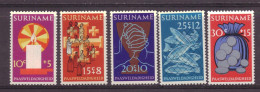 Suriname - Surinam 579 T/m 583 MNH ** Easter (1972) - Suriname ... - 1975