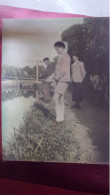 CIRCA 1930 GRANDE PHOTO AMATEUR MARMAGNE CHER CANAL DE BERRY PECHEURS PONT VERT 23/30 CM - Lugares