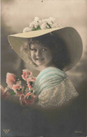 ENFANTS - Portrait - Petite Fille En Robe Bleue Et Chapeau à Dentelles - Colorisé - Carte Postale Ancienne - Portraits