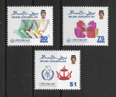 Brunei 1986 Jahr Des Friedens Mi.Nr. 349/51 Kpl. Satz ** - Brunei (1984-...)