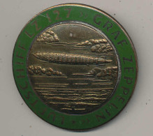 1929 (ca.). LUFTSCHIFF Graf Zeppelin LZ 127, Ansteckplakette, Ø 44 Mm, Bronze, Reliefierter Zeppelin In Wolken über Dem  - Andere & Zonder Classificatie