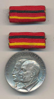 DDR Medaille Für Kämpfer Gegen Den Faschismus 1958 Mit 2 Bandspangen - Other & Unclassified