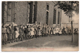 Ecole Maternelle. La Cour Et Les Enfants - Louvroil