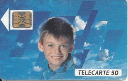 Télécarte 50 Unités 1989 / A L’ère De La Communication Vous êtes Présent Partout Instantanément (Enfant) / N° 14155 - Operatori Telecom