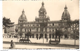 POSTAL  LA CORUÑA  - GALICIA  - PLAZA DE MARIA PITA Y PALACIO MUNICIPAL - La Coruña