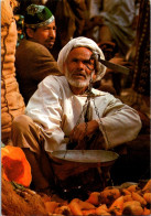 21-10-2023 (4 U 47) Morocco - Vegetable Seller In Market (souk) - Händler