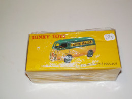 Dinky Toys Atlas 1/43 - Fourgon Tolé Peugeot Lampe Mazda - Dinky