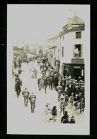 85 LA GAUBRETIERE - GRAND CORTEGE HISTORIQUE - DEFILE DANS LE CENTRE DU VILLAGE - SUPERBE - LOT DE 4 CPA PHOTO - RCPA 17 - Autres & Non Classés