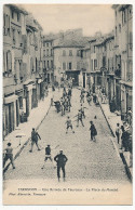 CPA - TARASCON (B Du R) - Une Arrivée De Taureaux - La Place Du Marché - Tarascon