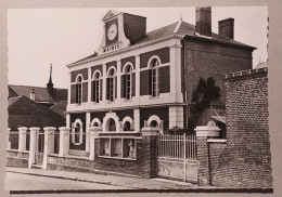 AUNEUIL . 60 . La Mairie . - Auneuil