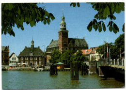 Leer / Ostfriesland - Blick Auf Rathaus Und Waage - Leer