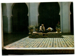 Tlemcen - La Cour De La Mosquée Sidi-Boumédiène - Tiaret