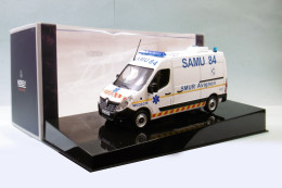 Norev - RENAULT MASTER 2014 SAMU 84 SMUR Avignon Réf. 518789 Neuf NBO 1/43 - Norev