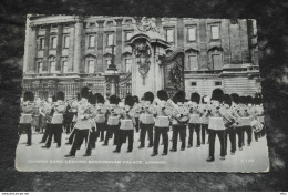 A5626   GUARDS BAND LEAVING BUCKINGHAM PALACE, LONDON - Buckingham Palace