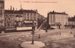 Valence - La Place Madier-Montjau Et Rue Faventines, Hôtel D'Angleterre - Carte N° 184 Non Circulée - Valence
