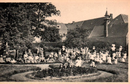 Ravels (O. L. Vrouw Van De Kempen) - Openluchtschool Voor Zwakke Meisjes, Een Gezellig Hoekje In Het Bloemenpark - Ravels