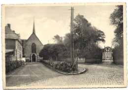 Abbaye Des Prémontrés à Bois-Seigneur-Isaac - La Chapelle Où Eut Lieu Le Miracle  Du Saint-Sang En 1405 Et Le Château - Eigenbrakel