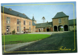 Falaën - La Cour Du Château - Onhaye