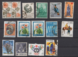 Inde 1969 1975  Lot De 82 Timbres - Oblitérés