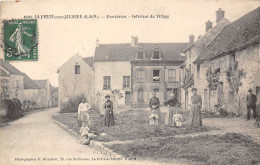 77-LA-FERTE-SOUS-JOUARRE- FAVIERES- INTERIEUR DU VILLAGE - La Ferte Sous Jouarre