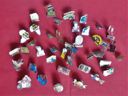 Lot De 40 Pins - Thème : Total ( Et Autre ) - Lots