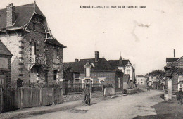 DROUE PLACE DE LA GARE ET GARE TBE - Droue