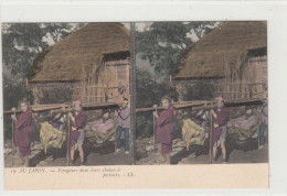 Japan Japon Au Japon  Voyageurs Dans Leurs Chaises à Porteurs      CARTE STEREO COULEUR - Andere & Zonder Classificatie