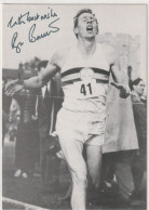 Sur Carton 105x150 -édité Pour évènement - Autographe (signature Authentique Et Manuscrite -recto/verso) Roger BANNISTER - Sportivo