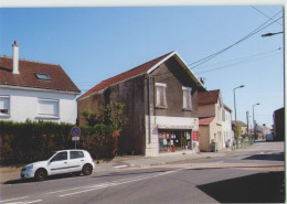 CPM 44 LA MONTAGNE  ... Rue De La Paix . Le Café Et Jeu De Boule Nantaise (Livenais) - La Montagne